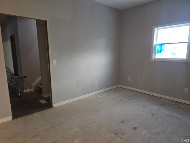 512 S gallatin Street, Marion, IN 46953