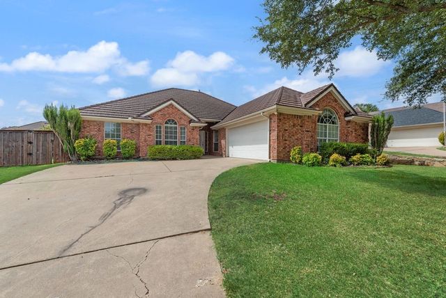 721 Herman Drive, Hurst, TX 76054