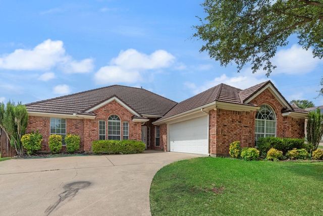 721 Herman Drive, Hurst, TX 76054