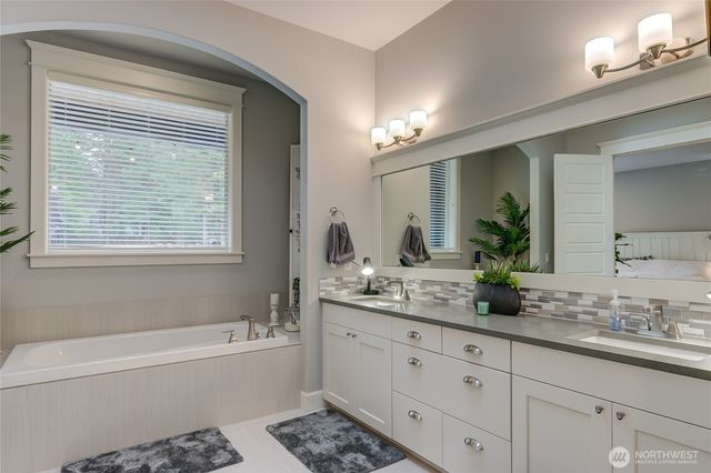 27710 316th Way SE, Ravensdale, WA 98051