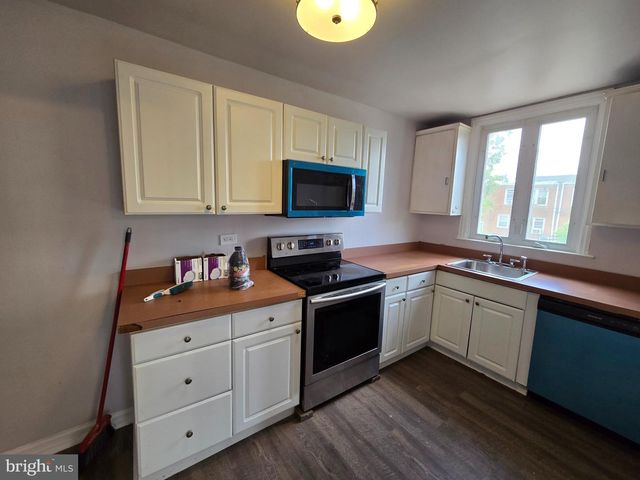 201 SAINT LAURENCE RD, Upper Darby, PA 19082