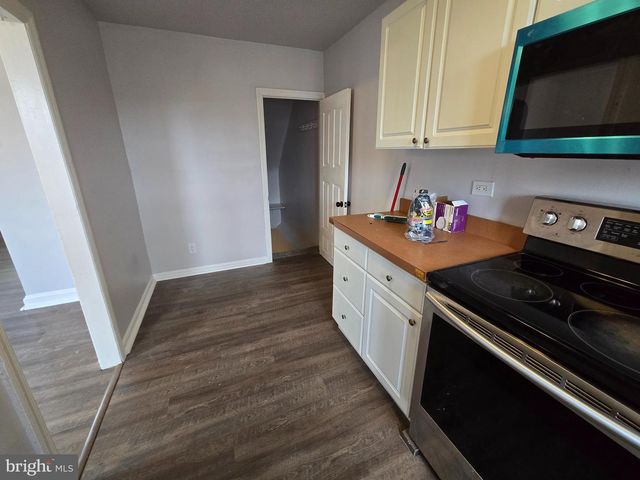 201 SAINT LAURENCE RD, Upper Darby, PA 19082