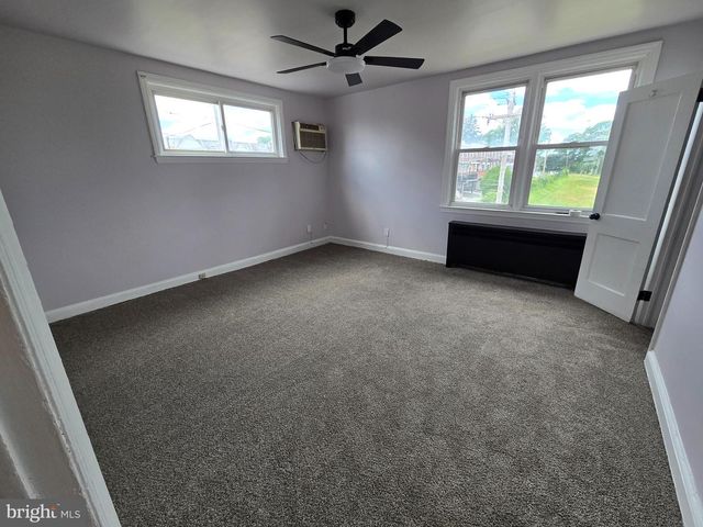 201 SAINT LAURENCE RD, Upper Darby, PA 19082