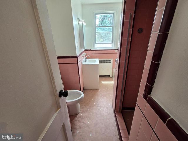 201 SAINT LAURENCE RD, Upper Darby, PA 19082