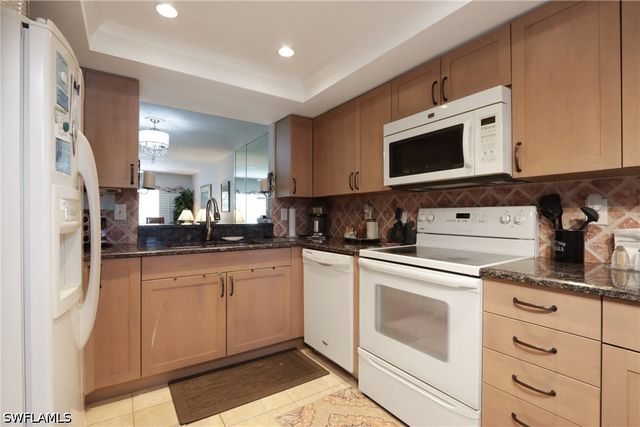 505 Lake Louise CIR 101, Naples, FL 34110