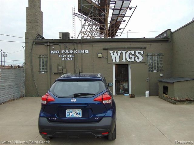 15391 Gratiot Avenue, Detroit, MI 48205