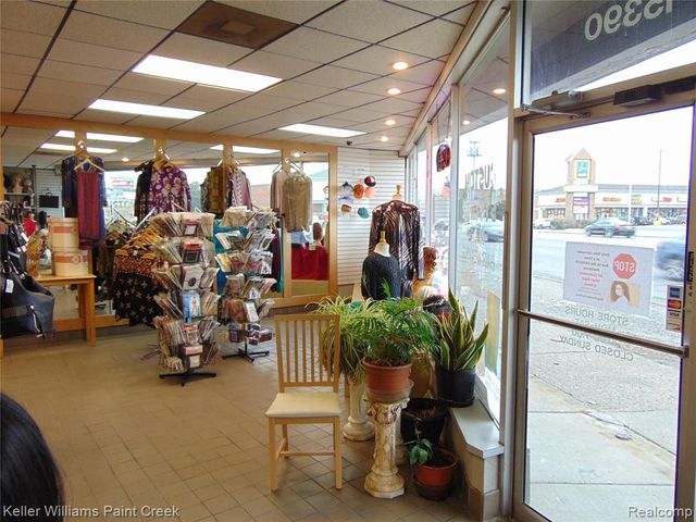 15391 Gratiot Avenue, Detroit, MI 48205