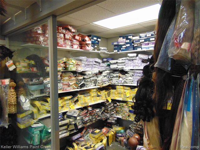 15391 Gratiot Avenue, Detroit, MI 48205