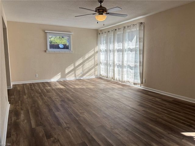 912 Oklahoma DR, Chesapeake, VA 23323