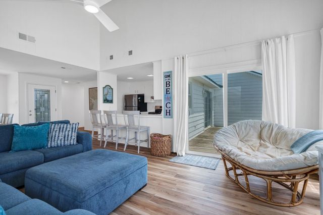 134 Palmetto Boulevard, Edisto Island, SC 29438