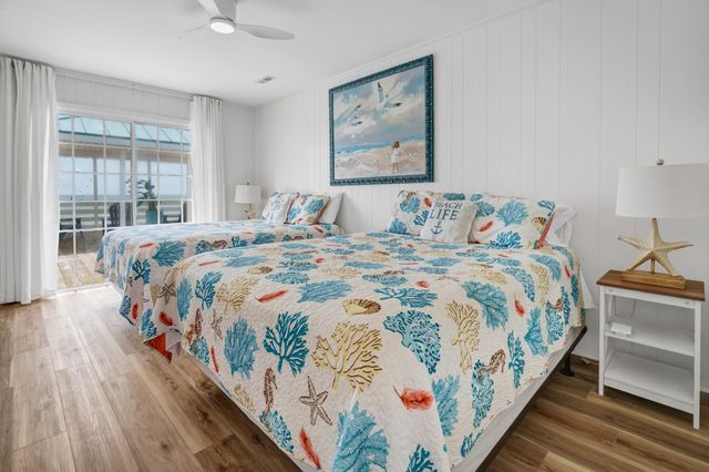 134 Palmetto Boulevard, Edisto Island, SC 29438