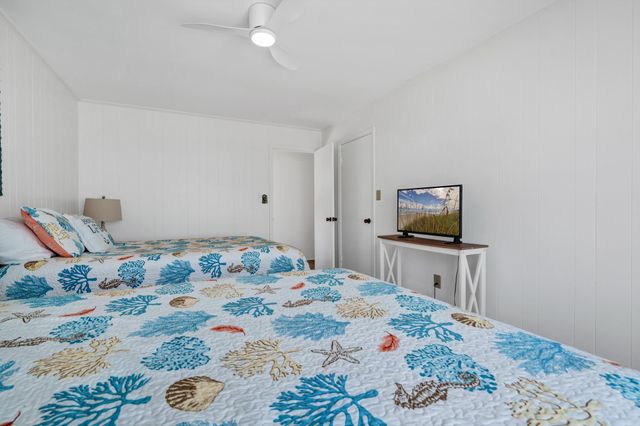 134 Palmetto Boulevard, Edisto Island, SC 29438