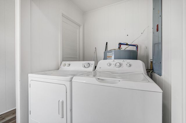 134 Palmetto Boulevard, Edisto Island, SC 29438