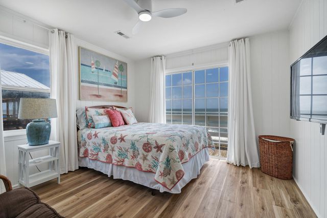 134 Palmetto Boulevard, Edisto Island, SC 29438