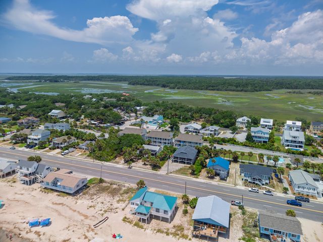 134 Palmetto Boulevard, Edisto Island, SC 29438