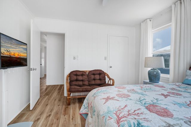 134 Palmetto Boulevard, Edisto Island, SC 29438