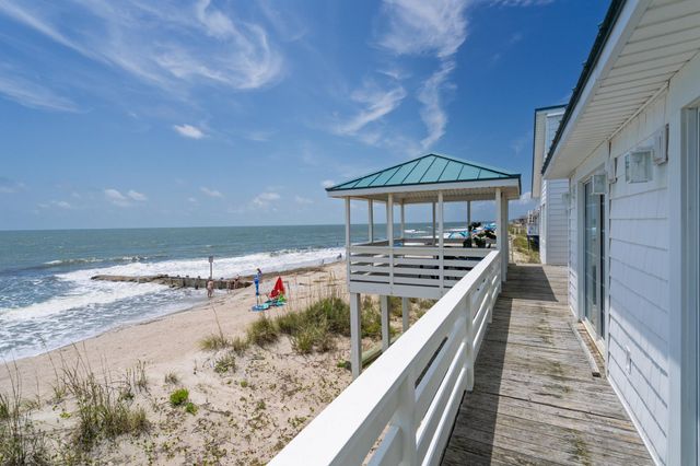 134 Palmetto Boulevard, Edisto Island, SC 29438