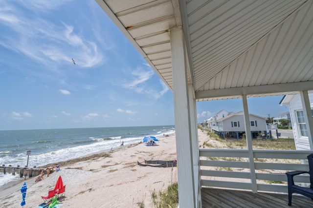 134 Palmetto Boulevard, Edisto Island, SC 29438