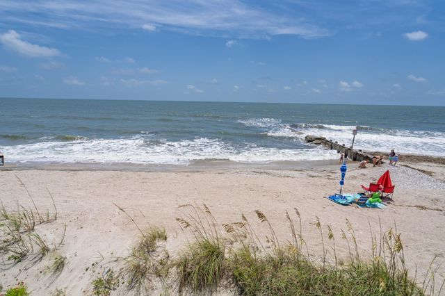 134 Palmetto Boulevard, Edisto Island, SC 29438