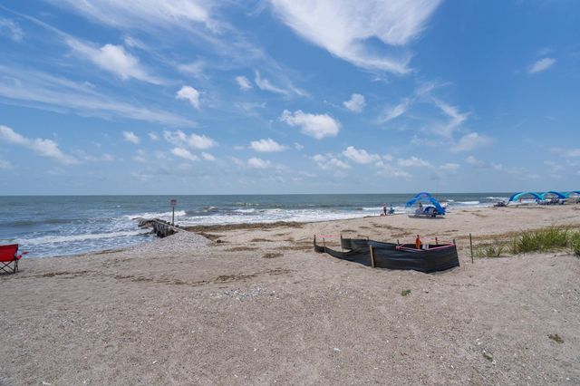 134 Palmetto Boulevard, Edisto Island, SC 29438