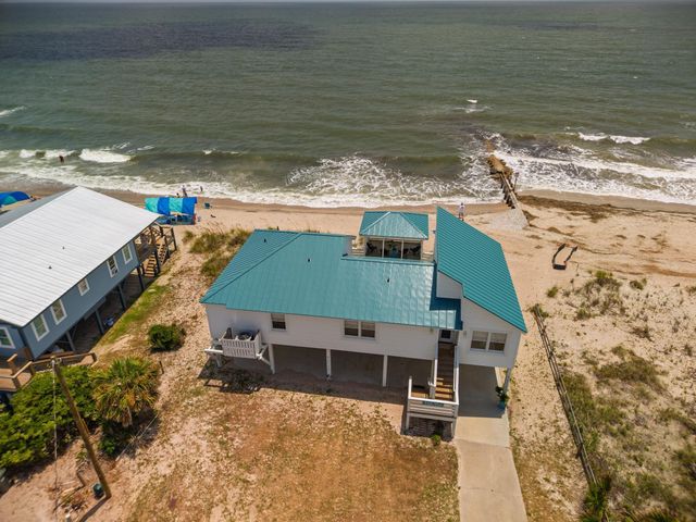 134 Palmetto Boulevard, Edisto Island, SC 29438