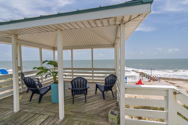 134 Palmetto Boulevard, Edisto Island, SC 29438