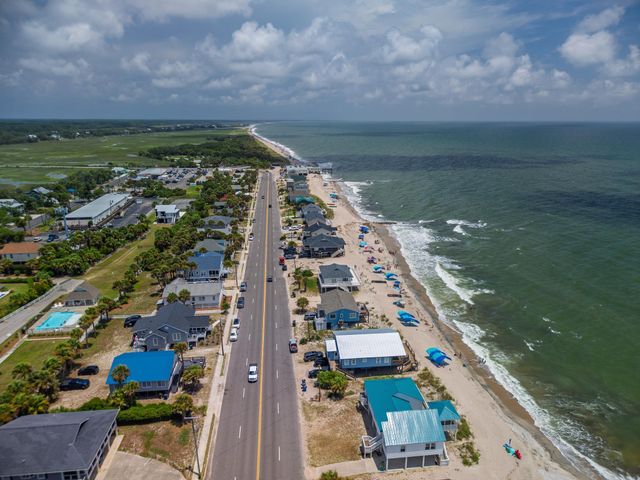 134 Palmetto Boulevard, Edisto Island, SC 29438