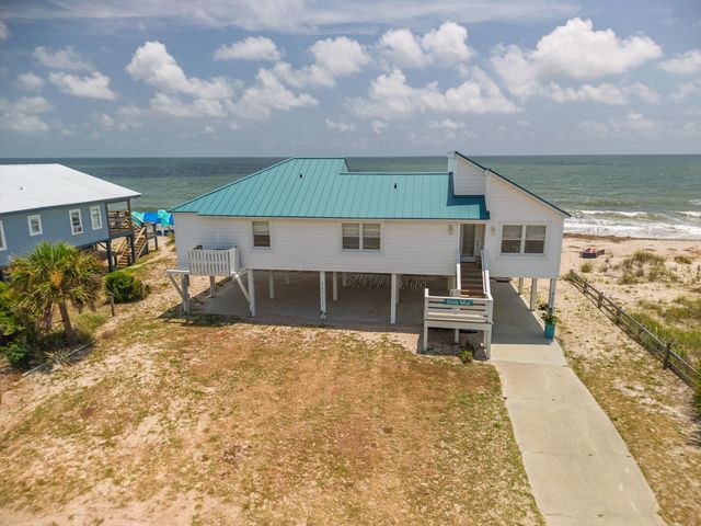 134 Palmetto Boulevard, Edisto Island, SC 29438