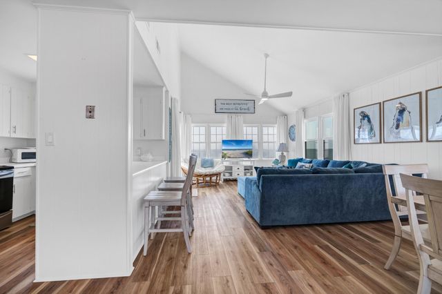 134 Palmetto Boulevard, Edisto Island, SC 29438