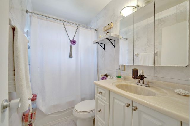 2732 NE 32 Street, Fort Lauderdale, FL 33306