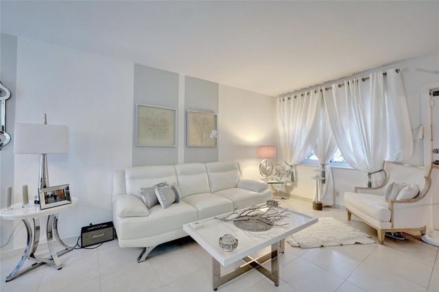 2732 NE 32 Street, Fort Lauderdale, FL 33306