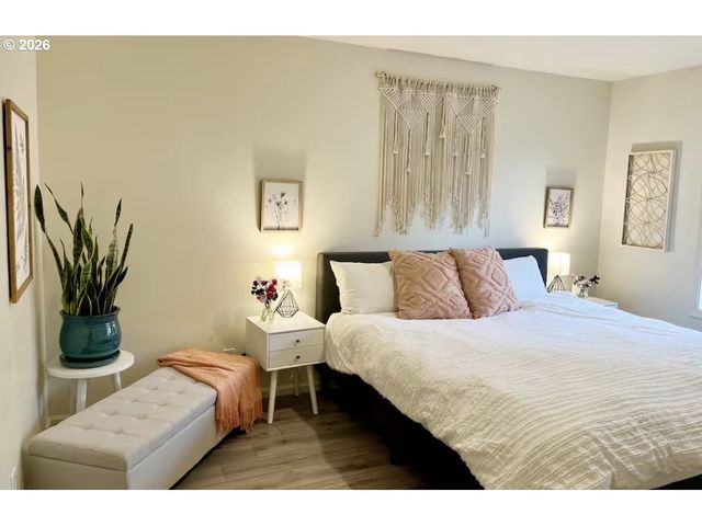 1610 19TH St, Florence, OR 97439