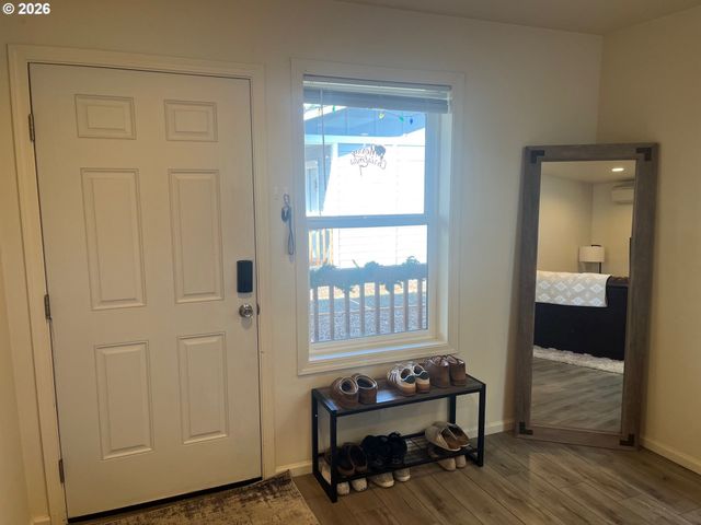 1610 19TH St, Florence, OR 97439