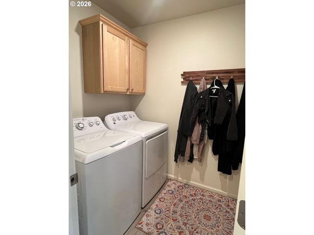 1610 19TH St, Florence, OR 97439