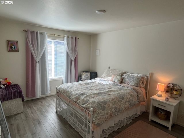 1610 19TH St, Florence, OR 97439