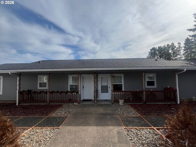 1610 19TH St, Florence, OR 97439