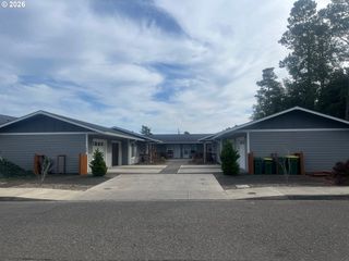 1610 19TH St, Florence, OR 97439