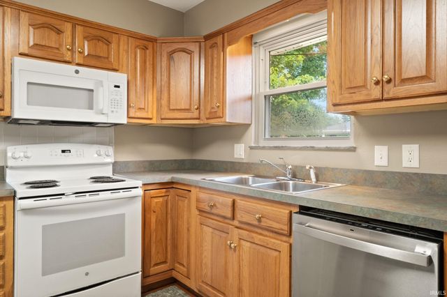 409 Wedgewood Drive, New Albany, IN 47150