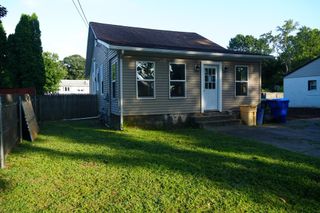 9 Vineland Avenue, East Providence, RI 02916