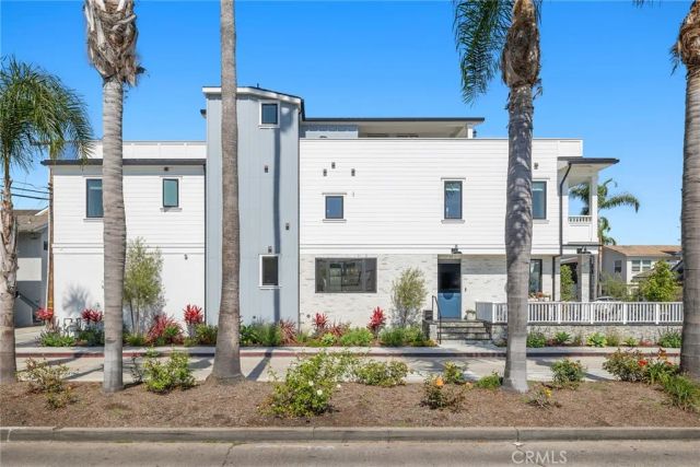 201 Opal Avenue, Newport Beach, CA 92662