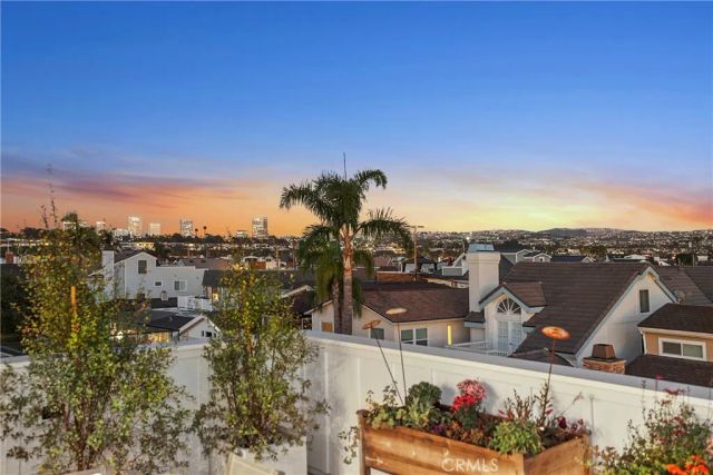 201 Opal Avenue, Newport Beach, CA 92662
