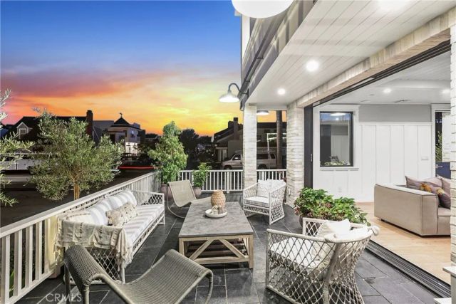 201 Opal Avenue, Newport Beach, CA 92662