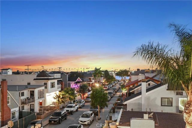 201 Opal Avenue, Newport Beach, CA 92662