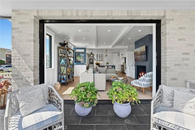 201 Opal Avenue, Newport Beach, CA 92662