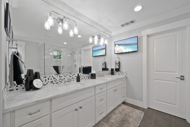 1052 Mcbain Avenue, Campbell, CA 95008