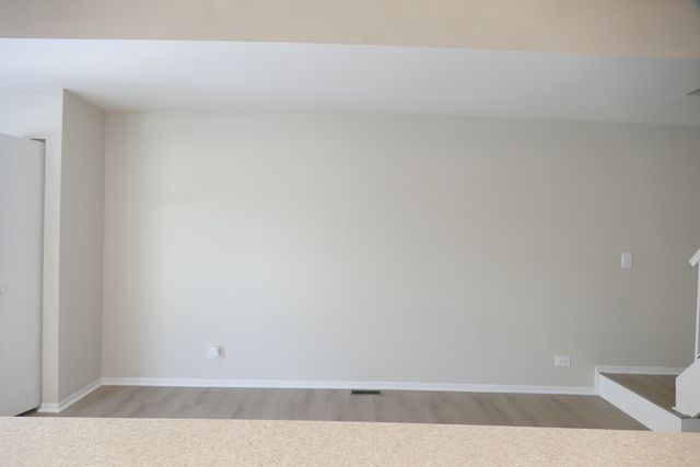 328 Farmingdale Circle, Vernon Hills, IL 60061
