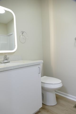 328 Farmingdale Circle, Vernon Hills, IL 60061