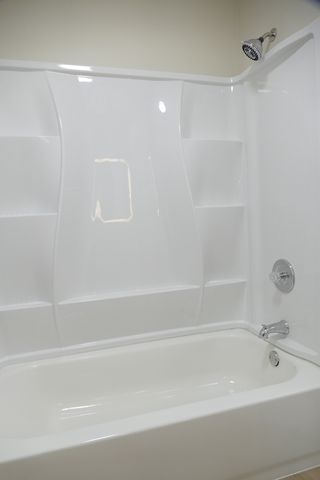 328 Farmingdale Circle, Vernon Hills, IL 60061