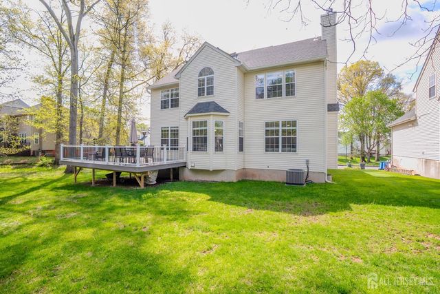 23 Huntley Way, Bridgewater, NJ 08807