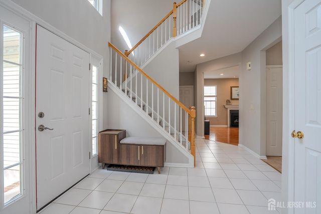 23 Huntley Way, Bridgewater, NJ 08807